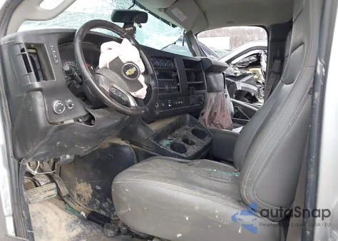 2019 Chevrolet Express 2500 Work Van z USA, uszkodzony, nr VIN 1GCWGAFG3K1336741